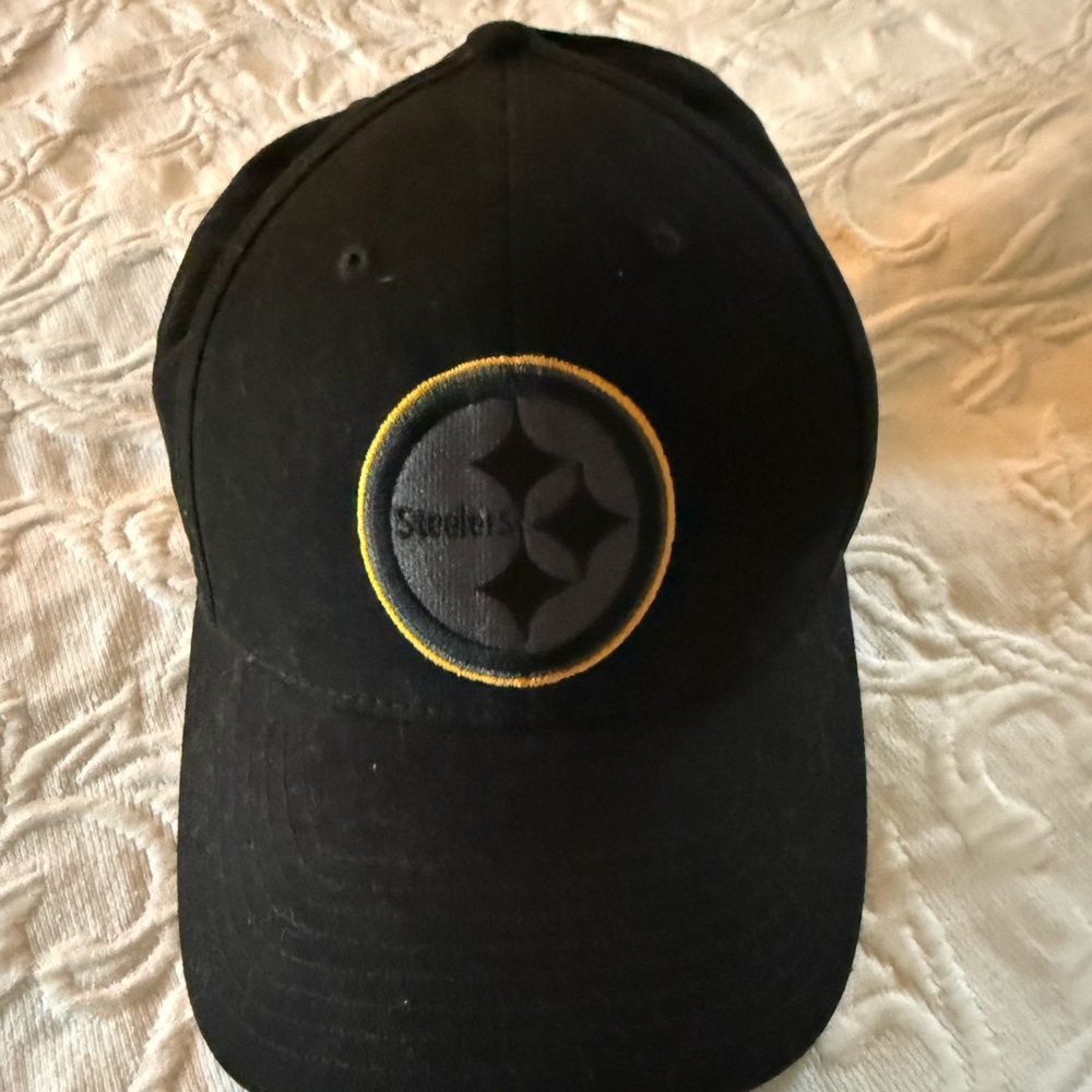 Pittsburgh Steelers Cap Hat NFL One Size Flex Fit Fitted Black on Black Tonal